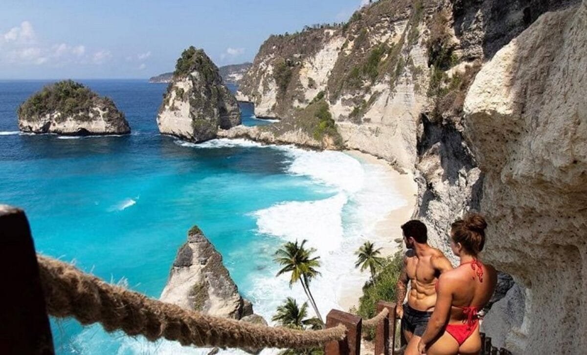 Private car rental with a local driver for transportation in Nusa Penida.