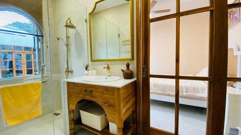 What makes The Bungas Villa in Jimbaran unique?