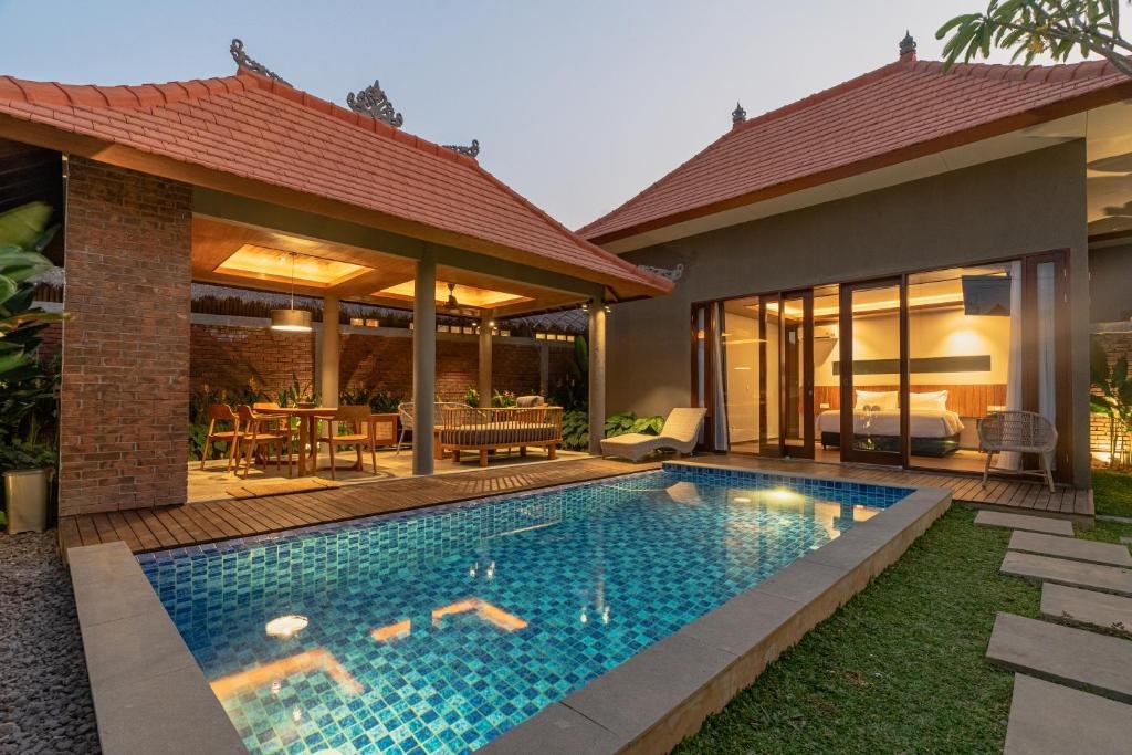 Serenia villas amed – private pool villa near amed beach