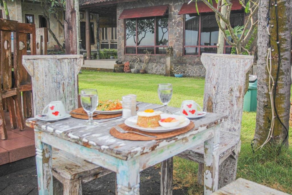 Temple cafe & seaside cottages